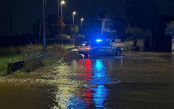 Strada allagata nel Pistoiese