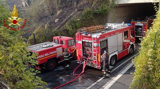 I vigili del fuoco nell'intervento a Prato